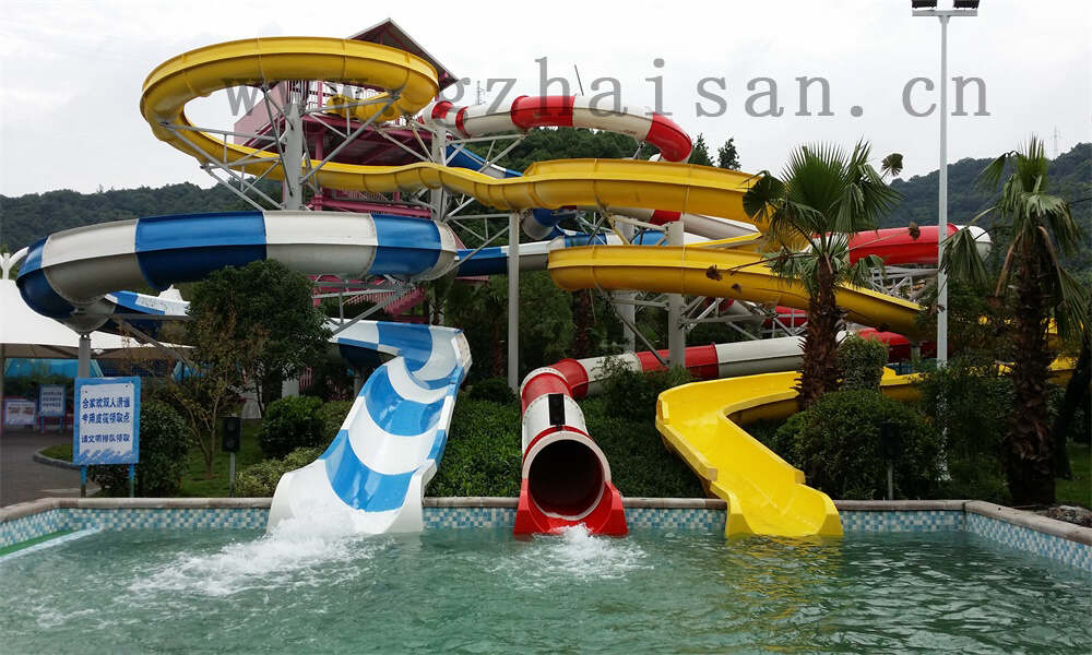 如何进行水上乐园设备的舵机检查？