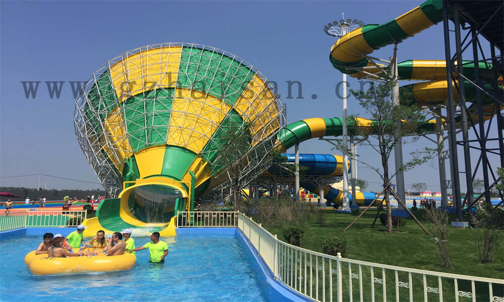 如何进行水上乐园设备的清洁和保养？